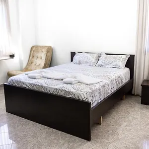 city-center-private-room-near-scanderbeg-square.hotels-in-tirana.com/