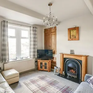 https://strawberry-cottage.yorkshirehotels.net
